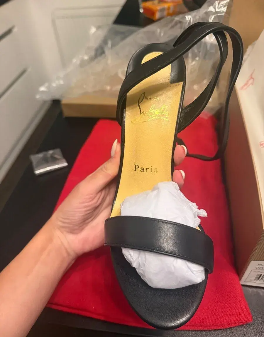Fejkove Louboutin sandalky od môjho ojebavačskeho ex