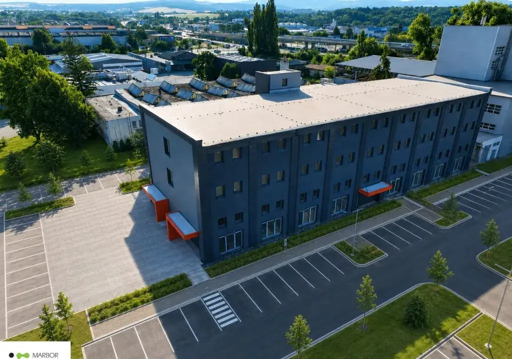 Moderné obchodno-skladové priestory s kanceláriami, 87,20 m2