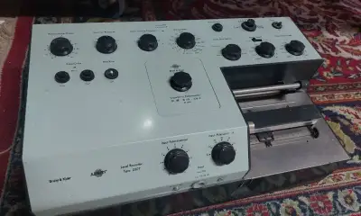 Brüel & Kjær 2307