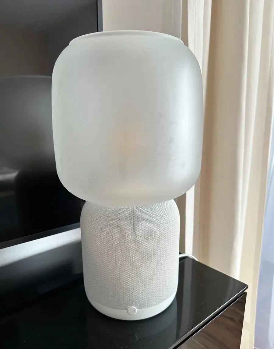 Lampa Symfonisk Ikea so sonos reproduktorom