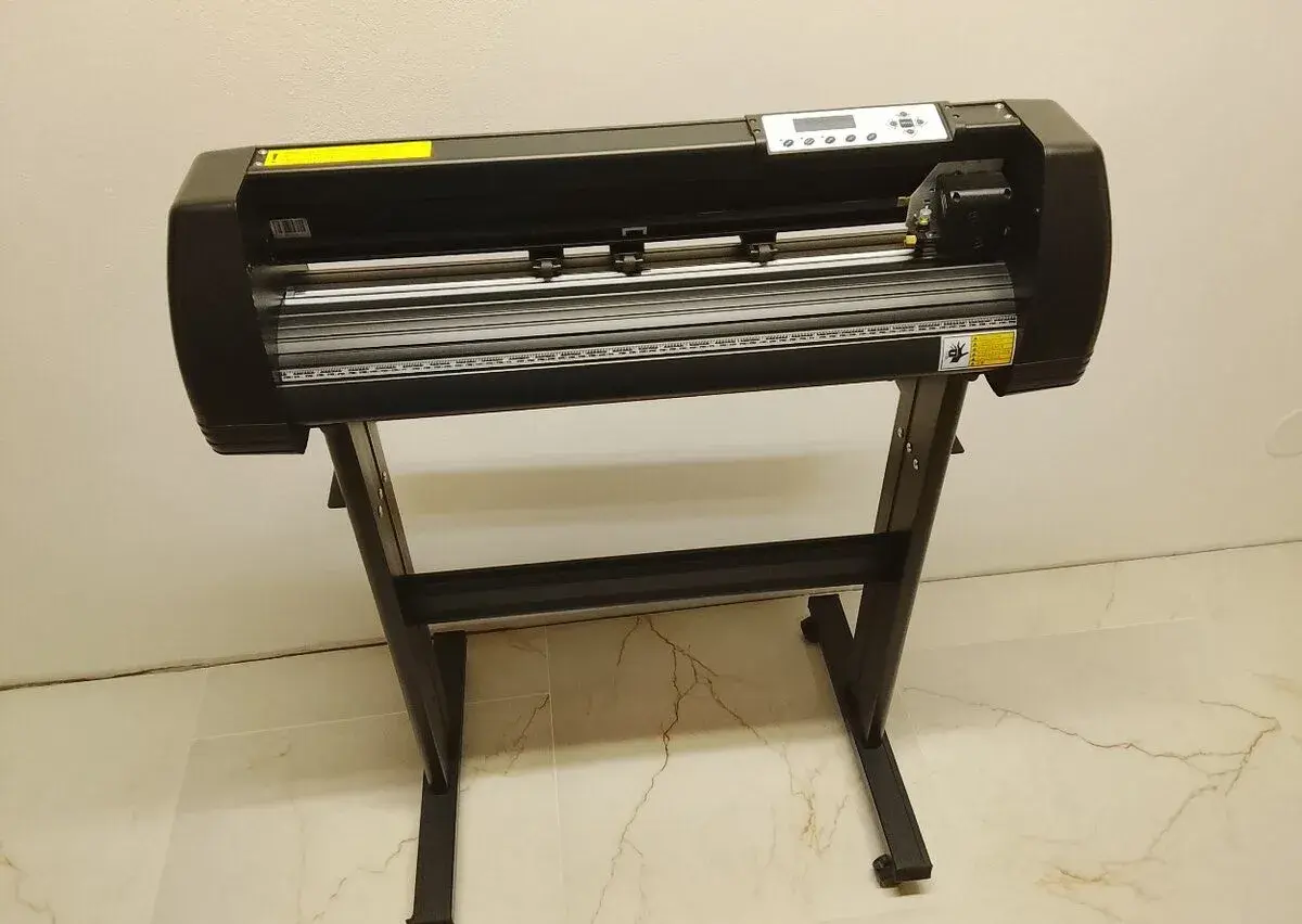 Rezací ploter KI-720A + softvér (Stav nového)