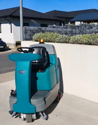 Čistiaci stroj TENNANT T7