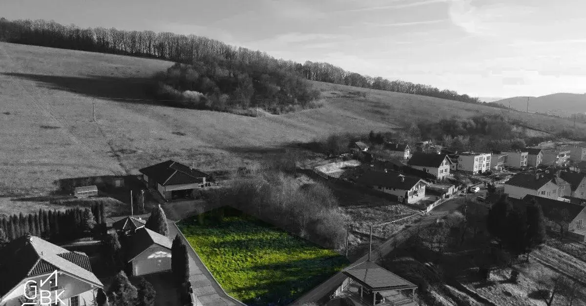 Stavebný pozemok 787 m² pod lesom | Púchov, všetky siete