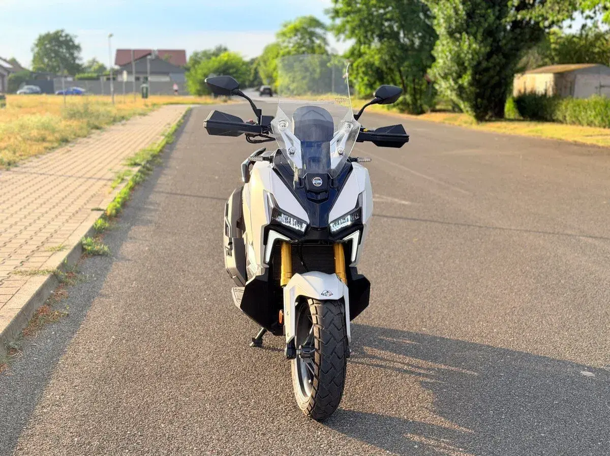 🏍️ SYM ADX TG 400 (2025) – 2 300 km