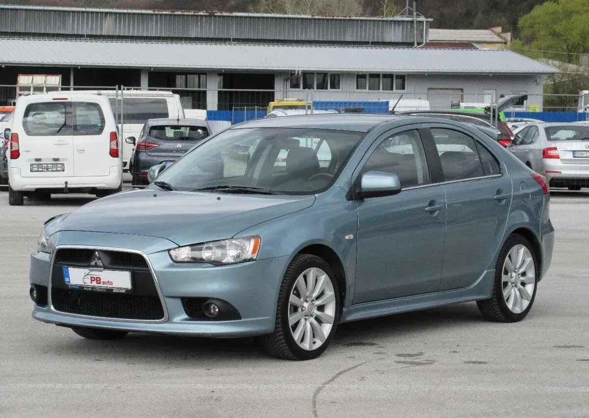 Mitsubishi Lancer