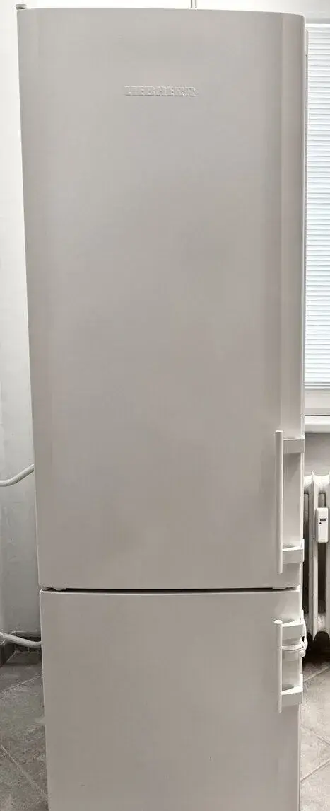 - Kombinovanú chladničku Liebherr CBP 3613 BioFresh