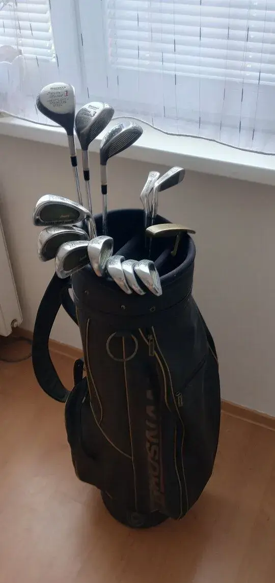Golfový set - golfové palice, púzdro, loptičky, tíčka