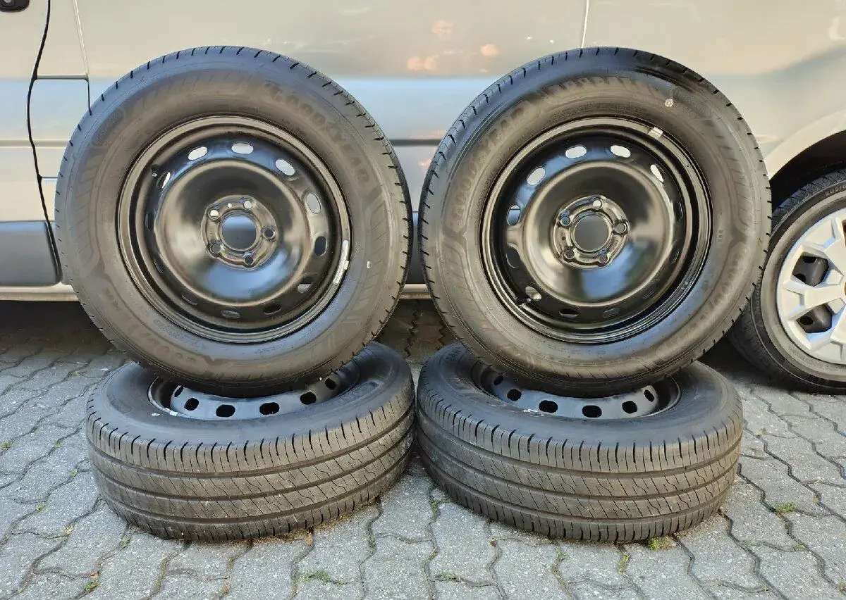 215/65 R16C 5x114.3 Nové