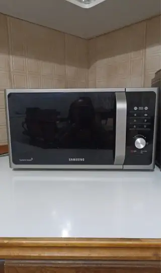 Mikrovlnka Samsung