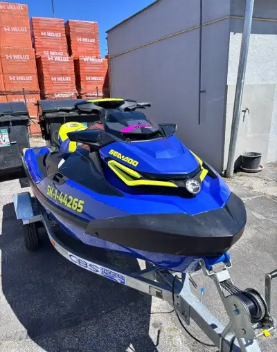 SEA-DOO WAKE PRO 230
