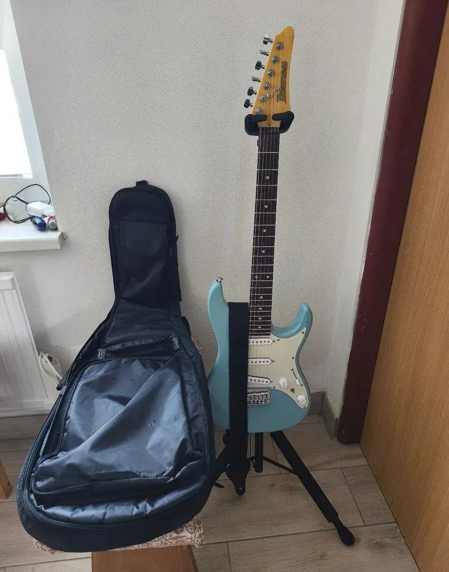 Ibanez AZES31