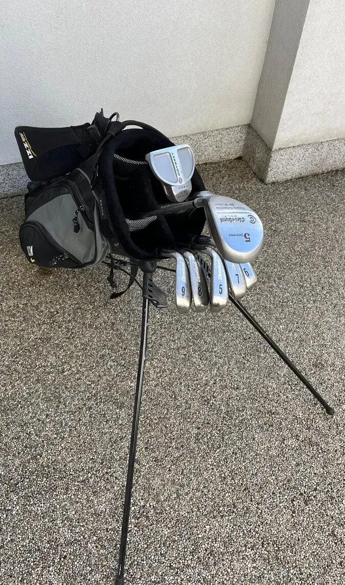 Sada dámskych golfových palíc Cleveland a putter Odyssey