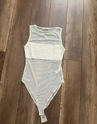 Stradivarius krémové body s