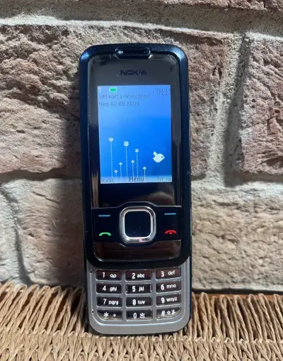 Nokia 7610 supernova - krásna raritná vysúvačka