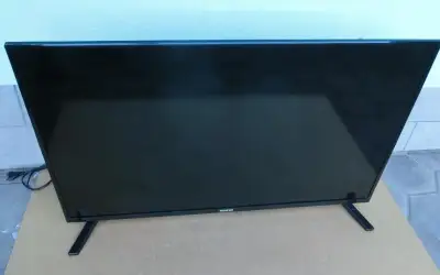LCD televízory na náhradné diely .