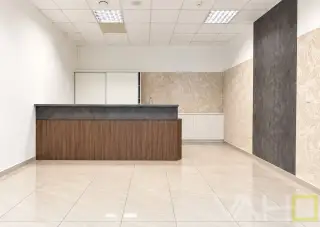Prenájom EXKLUZÍVNY PRIESTOR PRIAMO V CENTRE , ul. Hviezdosl