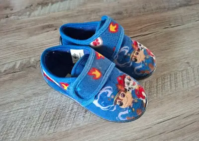 Modré papuče labková patrola č. 25