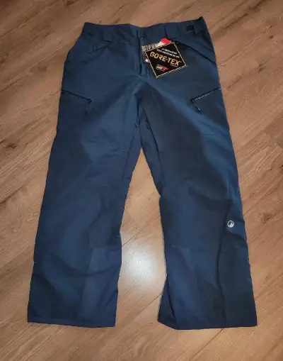 North Face Gore-Tex XL nove PC 300 EUR
