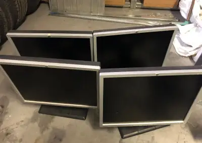 Staré monitory HP