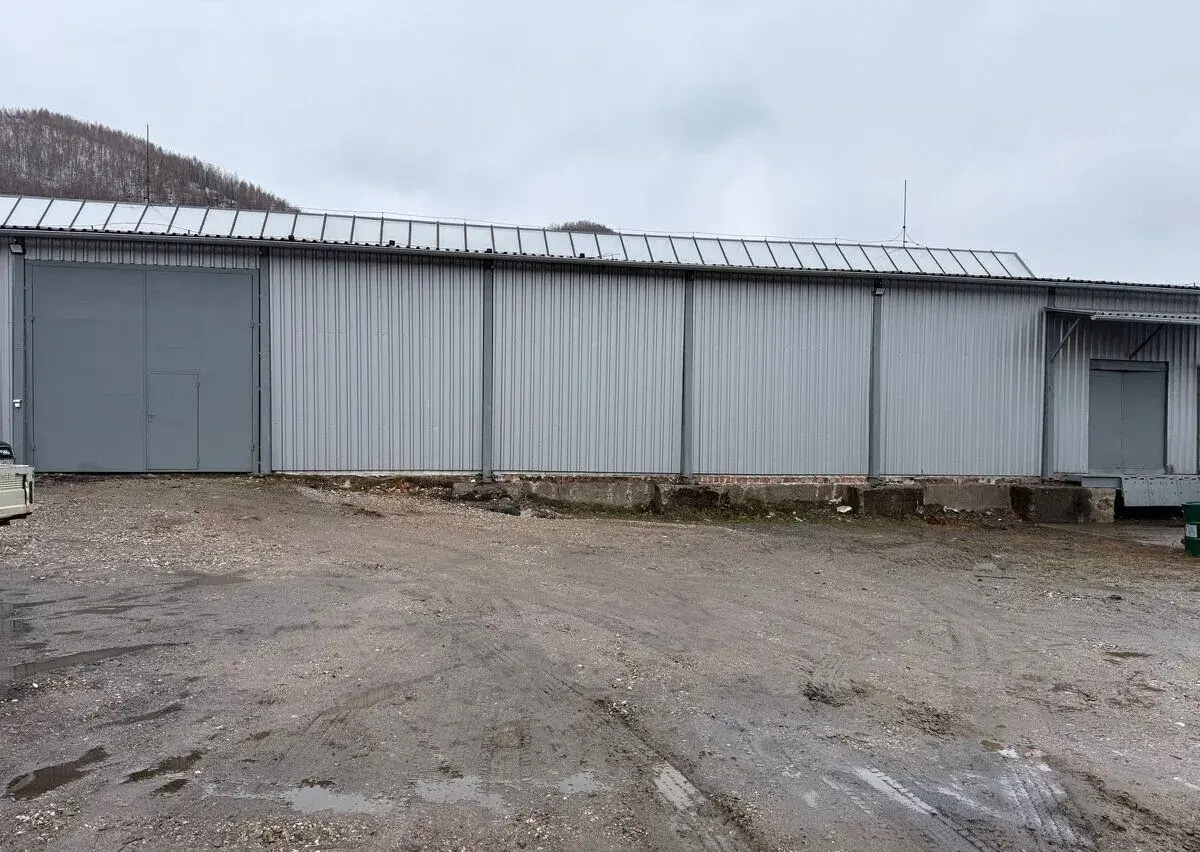 Prenájom: Veľká 800 m² hala / sklad – 990€