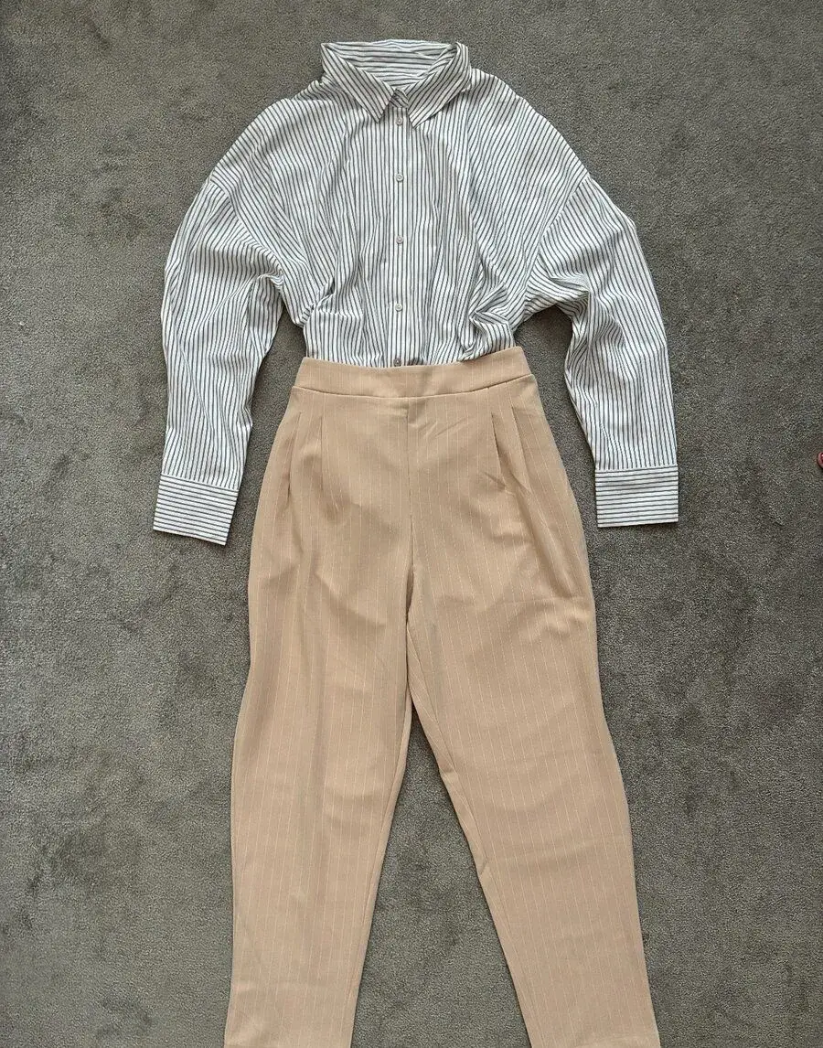 Pásikavé elegantné nohavice