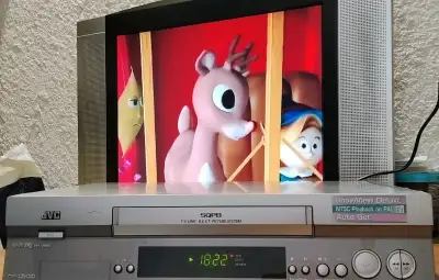 JVC HR-J680 . HIFI STEREO videorekorder .
