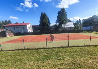 tenisový kurt