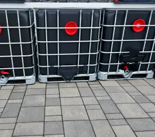 IBC KONTAJNER ČIERNY 1000 l – proti riasam, oceľová paleta