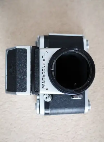 Pentacon Six s ttl hranolom