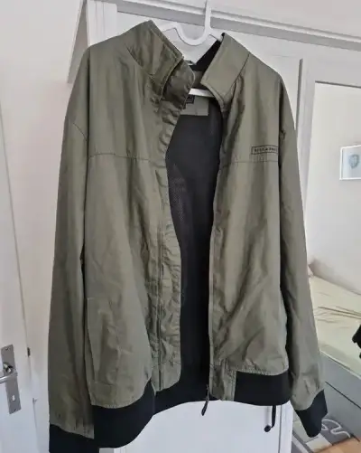 Khaki bunda Billabong Essentials – veľkosť L