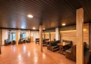 PRENÁJOM - Bar s vonkajšou terasou - MICHALOVCE