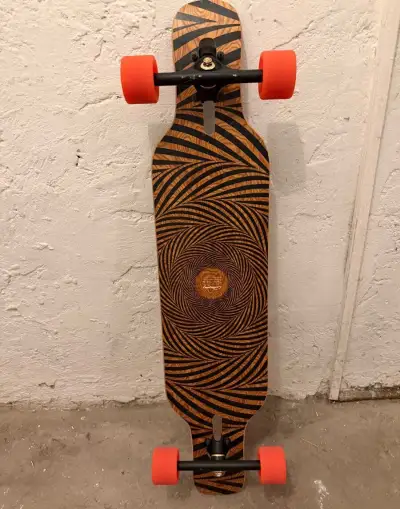 Longboard Loaded Tan Tien 'Abstract' V3 Longboard Complete