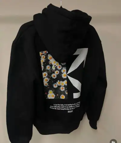 Off White Hoodie - Kvetiny