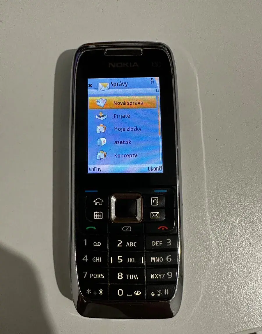 Nokia E51