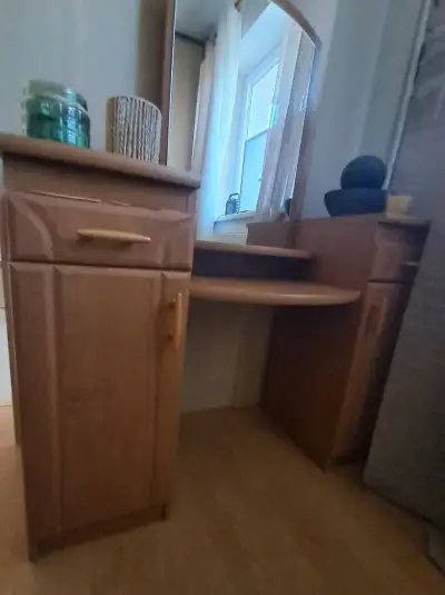 Kozmetický stolík