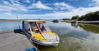 Loď s kabinou