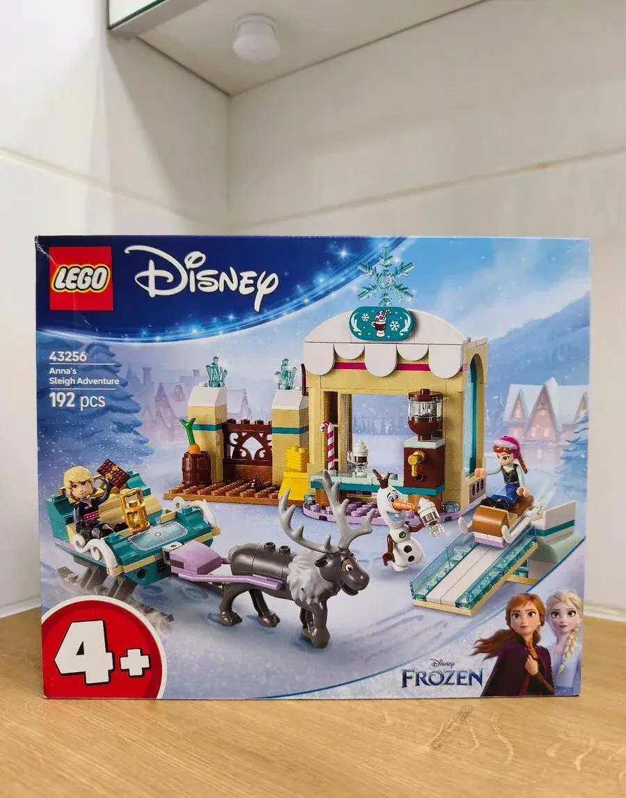 LEGO Frozen 43256-Anna a jej dobrodružstvo na saniach - nové
