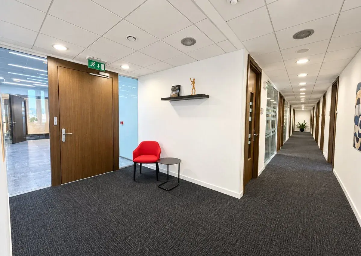 Prenájom zariadenej kancelárie 12 m² | Apollo Business Centr