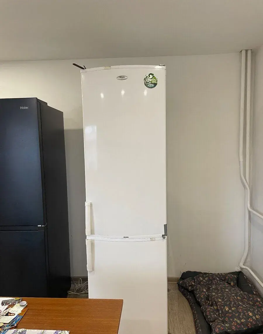 Chladničku Whirlpool – 50 €
