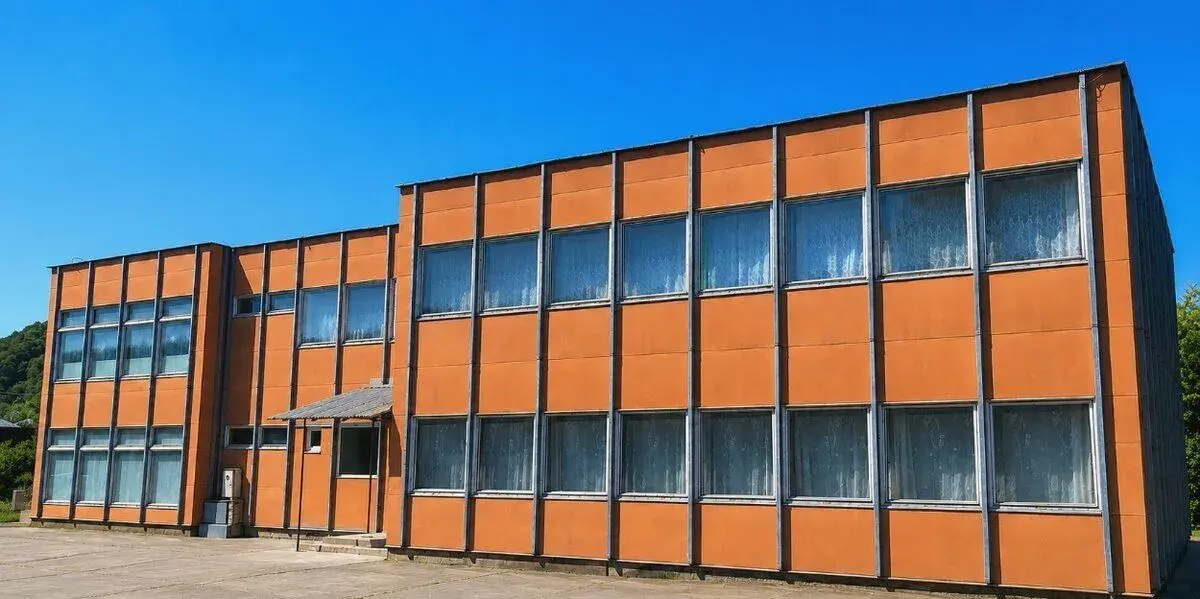 UBYTOVŇA, NÁJOMNÉ BYTY-investičná dvojpodlažná budova