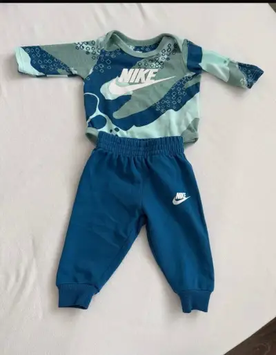 Detská súprava Nike – body a tepláčiky, veľ. 56–62