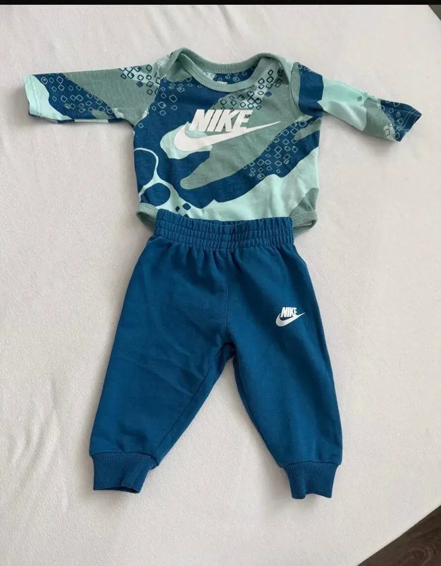 Detská súprava Nike – body a tepláčiky, veľ. 56–62