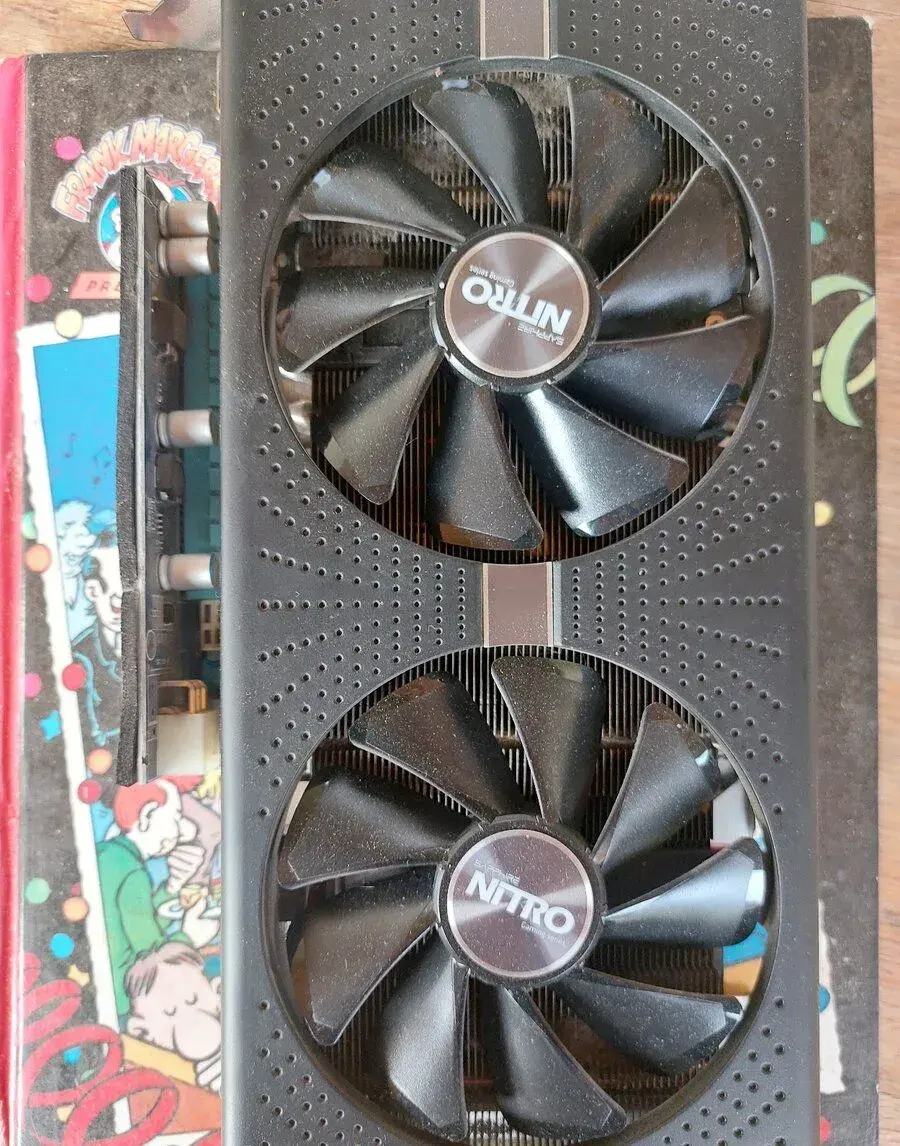 Sapphire NITRO + RADEON RX 580 8G