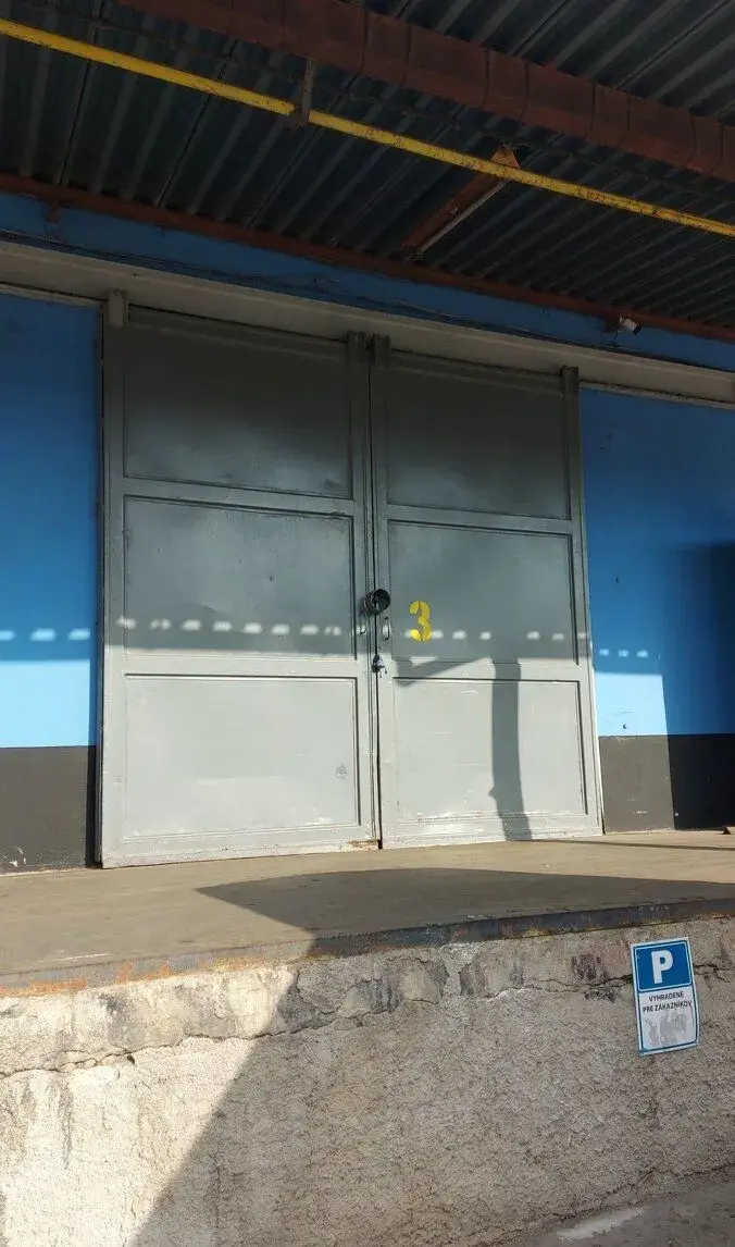 Prenájom haly, 413 m2, Jazerná ul., Košice JUH.