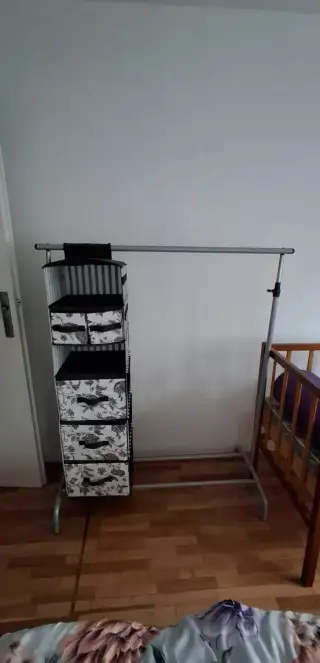 Vešiak na oblečenie