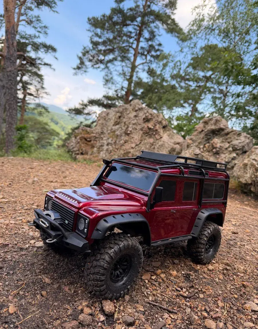 RC model Traxxas Land Rover – stav nového auta