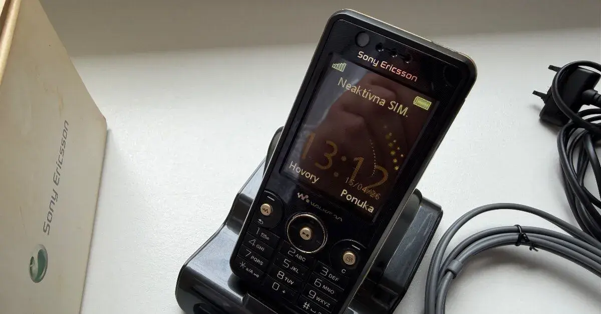 Sony Ericsson W660i Slovenčina