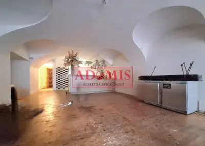 ADOMIS - nebytový priestor 99 m2 + výklad, Košice-Staré Mest