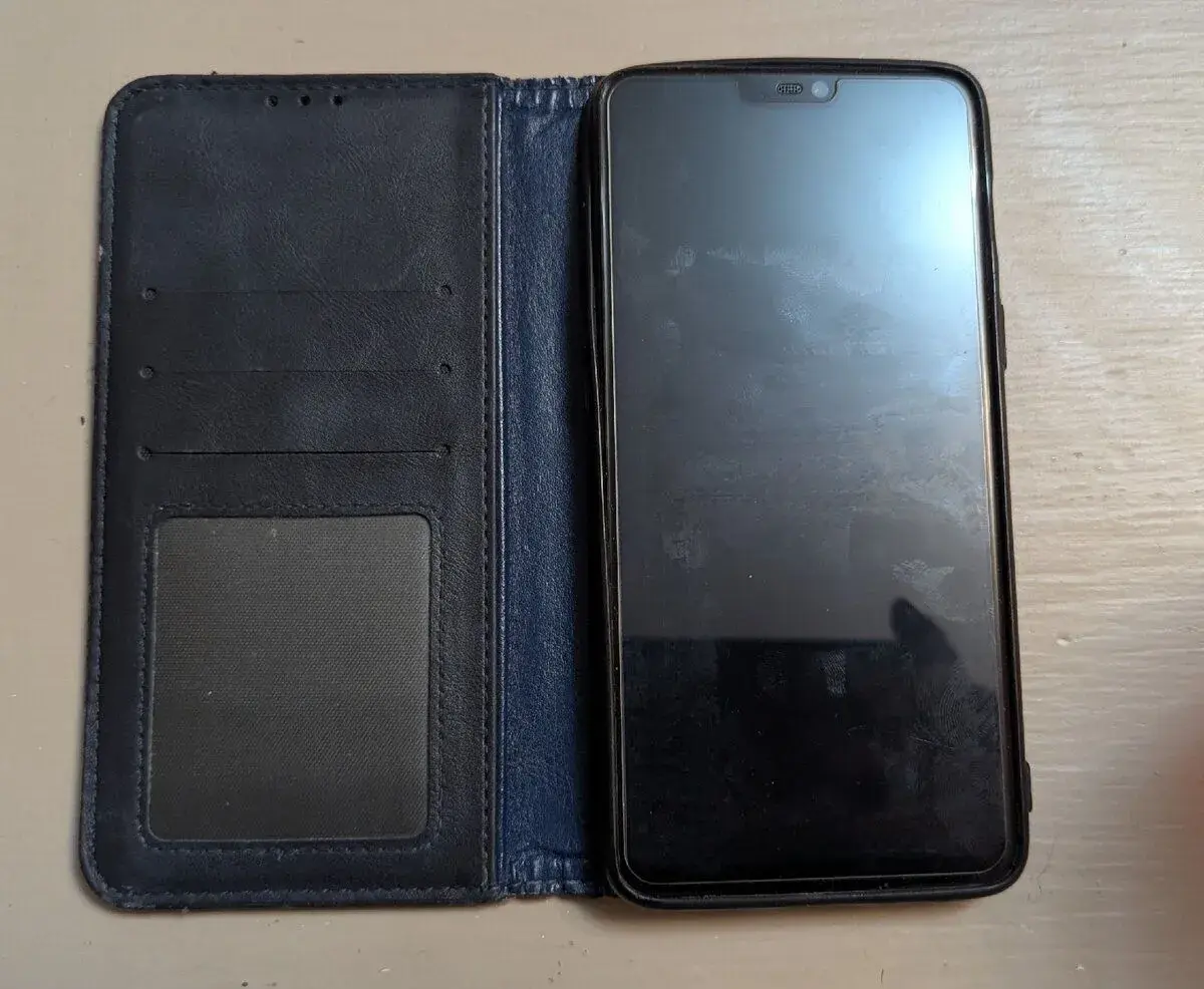 OnePlus 6 – 8 GB RAM / 256 GB