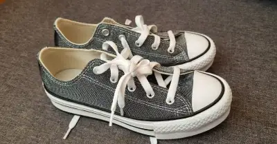 NOVÉ dievčenské Converse platformové tenisky (v. 34 / 21cm)